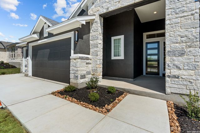 151 Kari Drive, Castroville, TX 78009