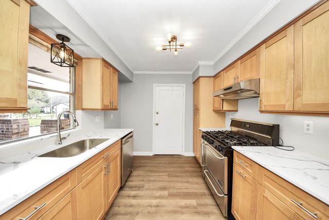 7102 Log Hollow Drive, Houston, TX 77040