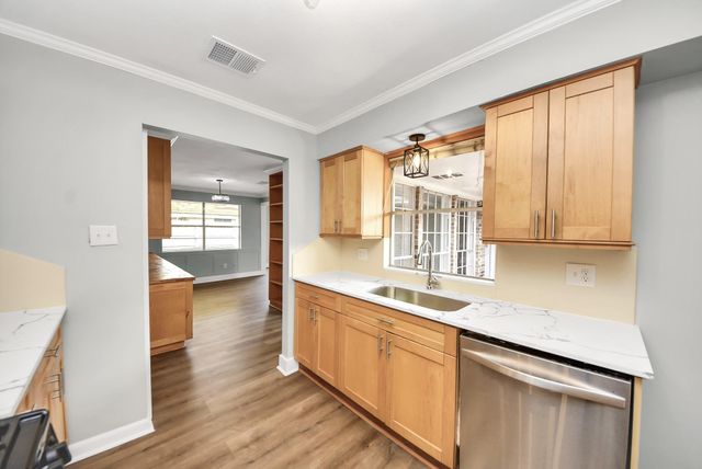 7102 Log Hollow Drive, Houston, TX 77040