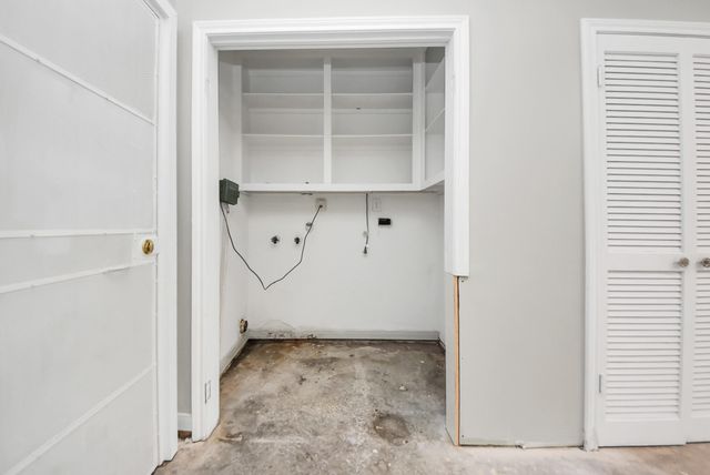 7102 Log Hollow Drive, Houston, TX 77040