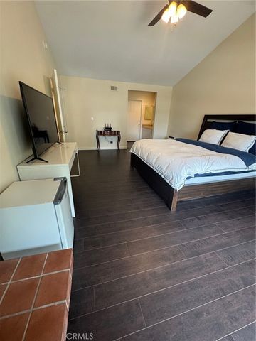 2508 C N Tustin, Santa Ana, CA 92705