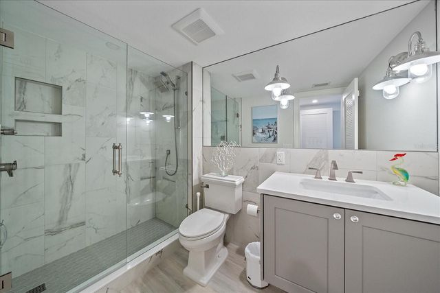 100 SANDS POINT ROAD 223, Longboat Key, FL 34228