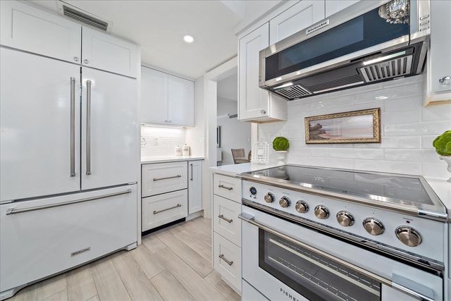 100 SANDS POINT ROAD 223, Longboat Key, FL 34228