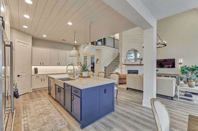 70 E Liberty Square Place, The Woodlands, TX 77389