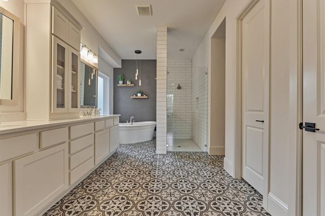 70 E Liberty Square Place, The Woodlands, TX 77389