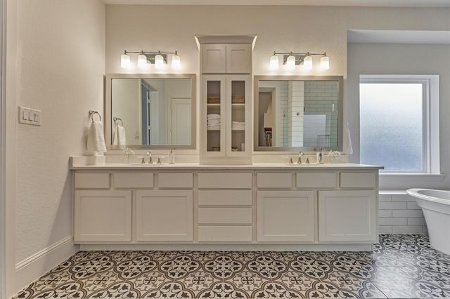 70 E Liberty Square Place, The Woodlands, TX 77389