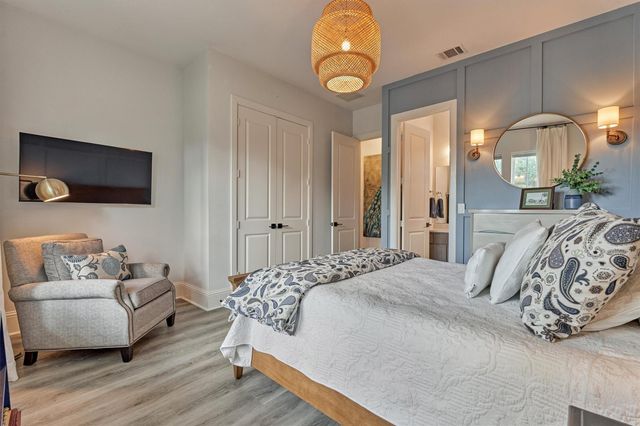 70 E Liberty Square Place, The Woodlands, TX 77389