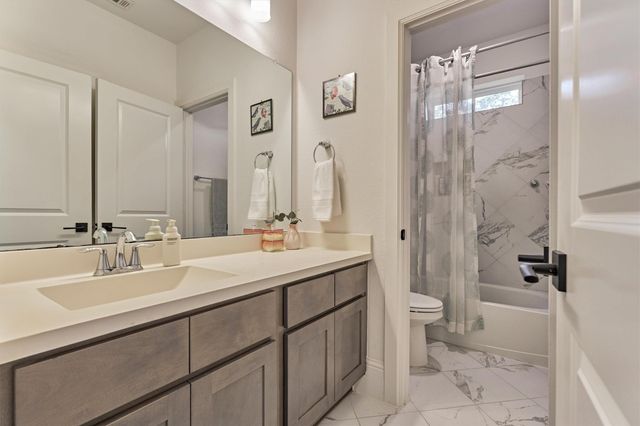 70 E Liberty Square Place, The Woodlands, TX 77389