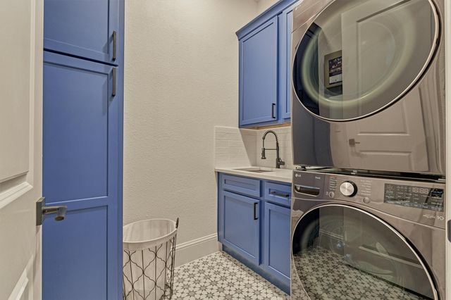 70 E Liberty Square Place, The Woodlands, TX 77389