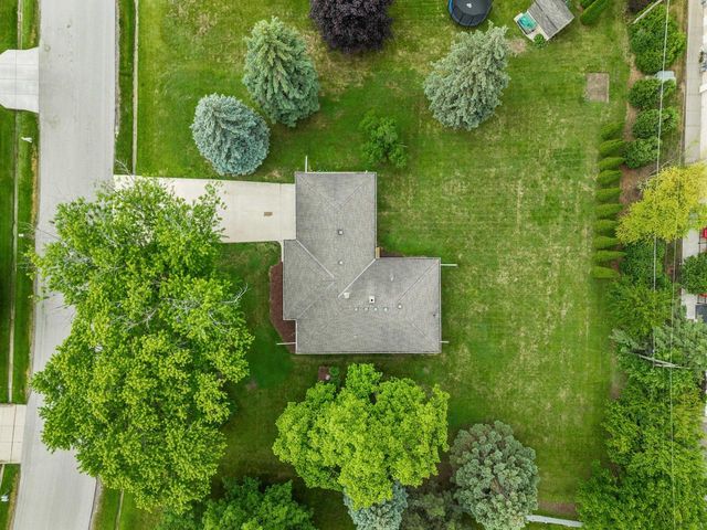 3706 S 157th STREET, New Berlin, WI 53151