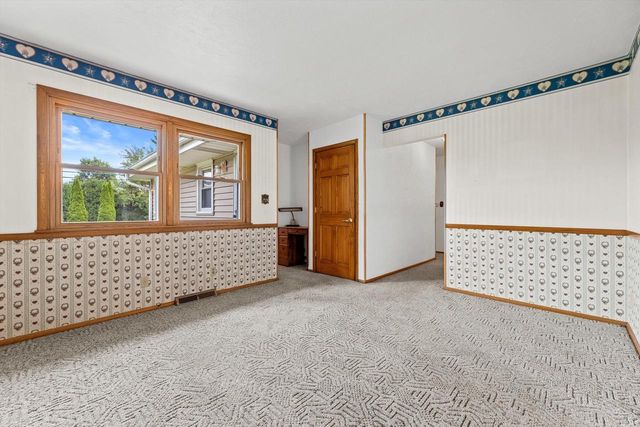 3706 S 157th STREET, New Berlin, WI 53151