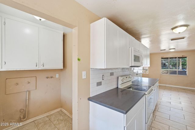 3331 N 18TH Avenue, Phoenix, AZ 85015