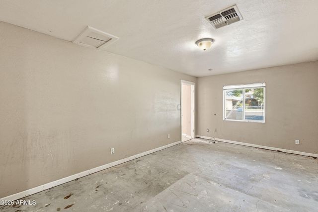 3331 N 18TH Avenue, Phoenix, AZ 85015