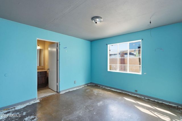 3331 N 18TH Avenue, Phoenix, AZ 85015