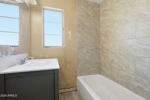 3331 N 18TH Avenue, Phoenix, AZ 85015