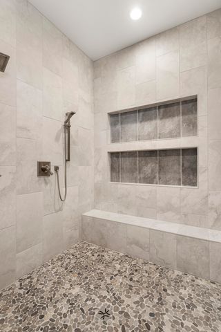 1203 Highland View Loop, Redmond, OR 97756