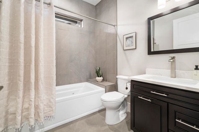 1203 Highland View Loop, Redmond, OR 97756