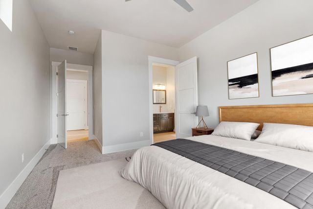 1203 Highland View Loop, Redmond, OR 97756