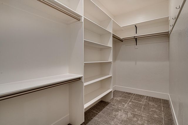 1203 Highland View Loop, Redmond, OR 97756