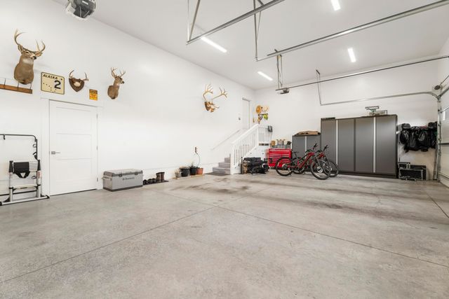 1203 Highland View Loop, Redmond, OR 97756