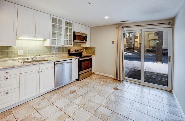 505 Tumbling Hawk 505, Acton, MA 01718