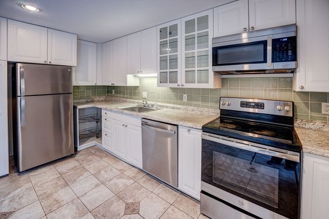505 Tumbling Hawk 505, Acton, MA 01718