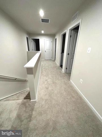 420 CIRCLE DR, Winchester, VA 22601