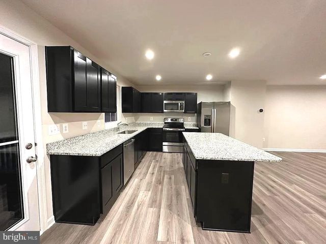 420 CIRCLE DR, Winchester, VA 22601