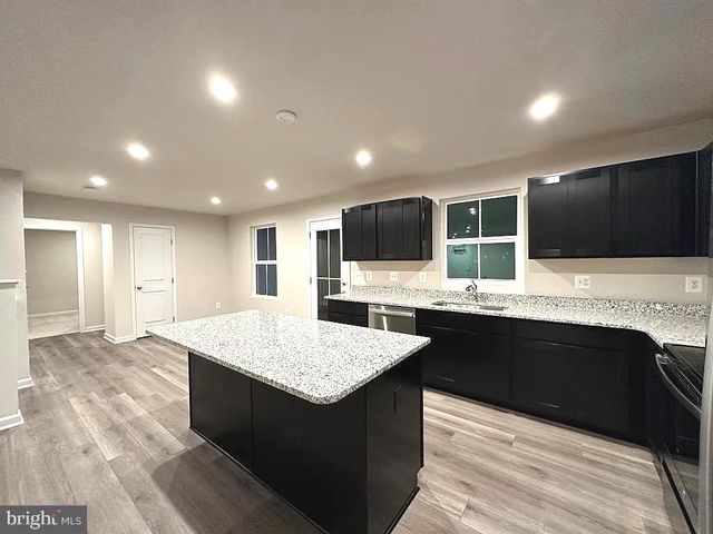 420 CIRCLE DR, Winchester, VA 22601
