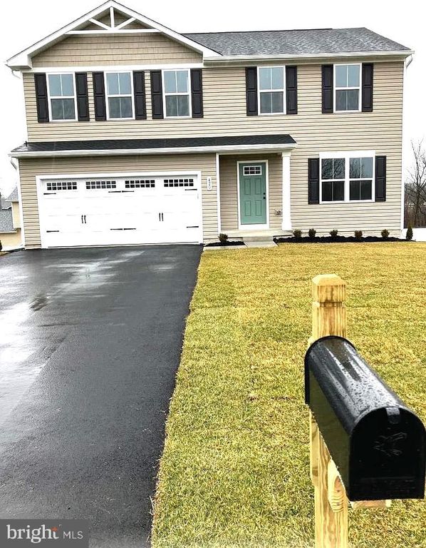 420 CIRCLE DR, Winchester, VA 22601
