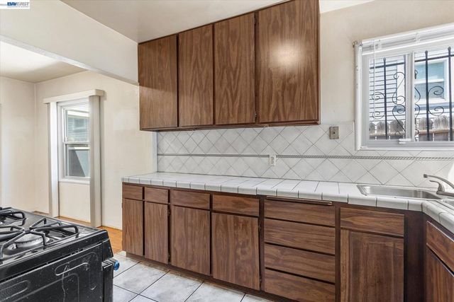 2518 98Th Ave, Oakland, CA 94605