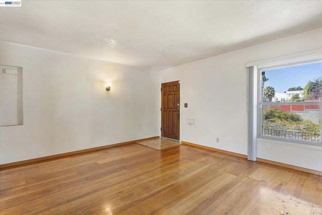 2518 98Th Ave, Oakland, CA 94605