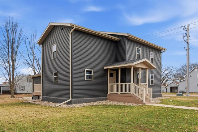 103 E Logan Street, New Hampton, IA 50659