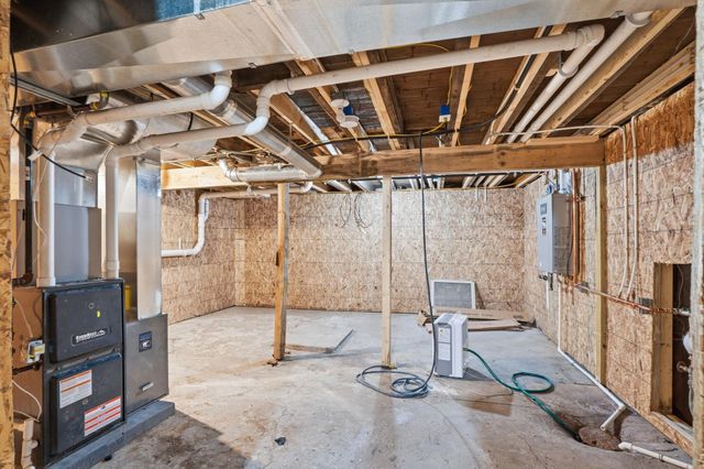 103 E Logan Street, New Hampton, IA 50659