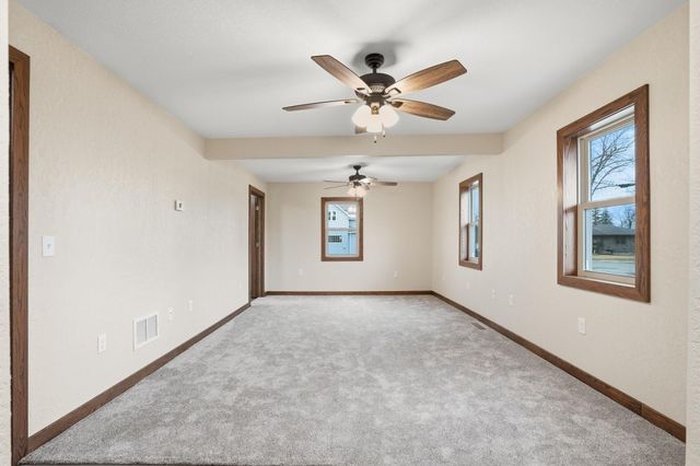 103 E Logan Street, New Hampton, IA 50659