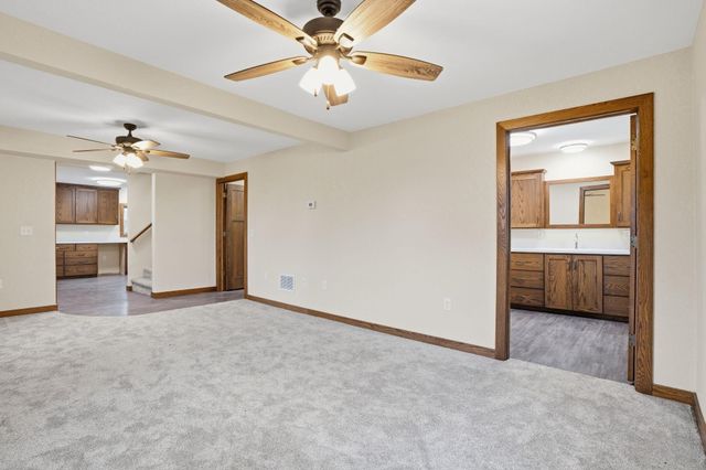 103 E Logan Street, New Hampton, IA 50659