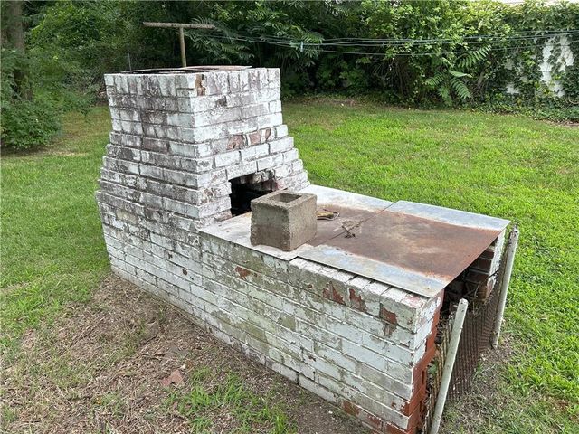 725 S Main Street, Nevada, MO 64772