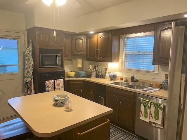 725 S Main Street, Nevada, MO 64772