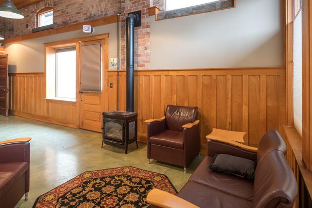 131 W Kalamazoo Avenue, Kalamazoo, MI 49007