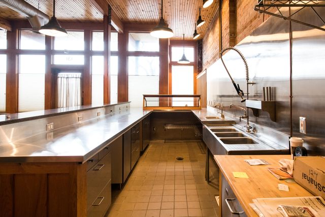131 W Kalamazoo Avenue, Kalamazoo, MI 49007