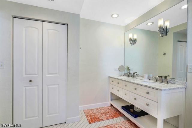 739 7th AVE N, Naples, FL 34102