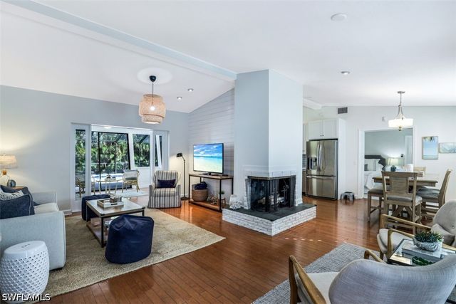 739 7th AVE N, Naples, FL 34102