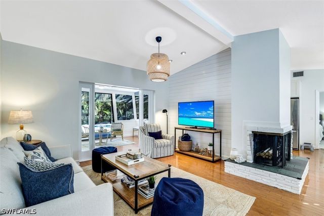 739 7th AVE N, Naples, FL 34102