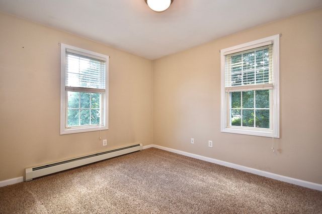 581 Plymouth St 581, Middleboro, MA 02346