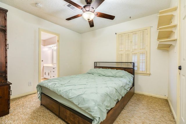 107 Gardenia Street, Lake Jackson, TX 77566