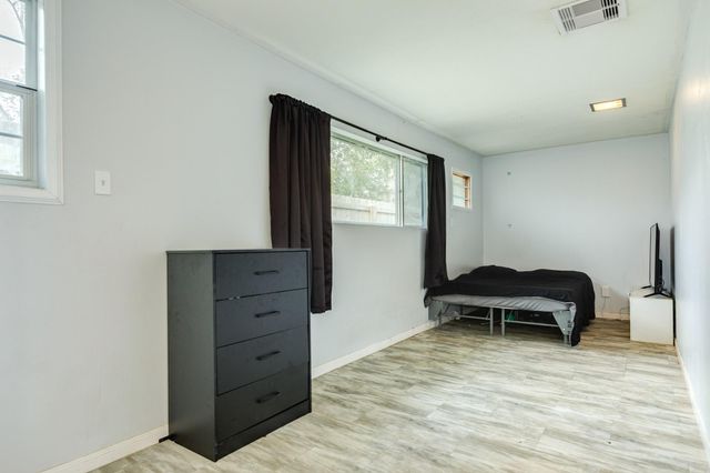 107 Gardenia Street, Lake Jackson, TX 77566