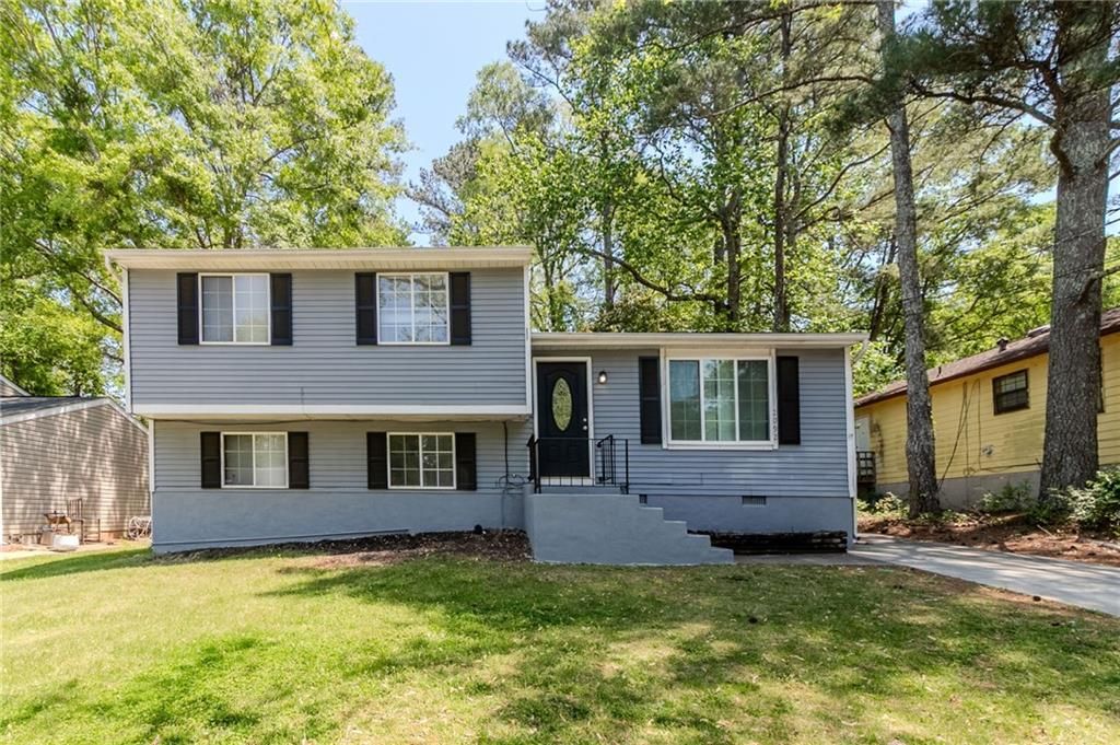 2092 Countydown Lane, Stone Mountain, GA 30088