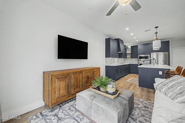149 E LEXINGTON Avenue, Gilbert, AZ 85234
