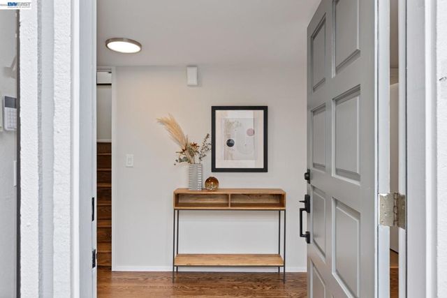 312 Tideway Dr, Alameda, CA 94501