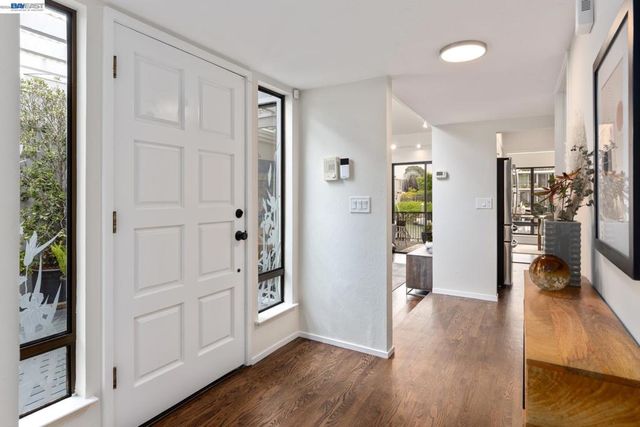 312 Tideway Dr, Alameda, CA 94501